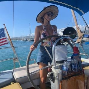 Meet your Posher, Jasmine